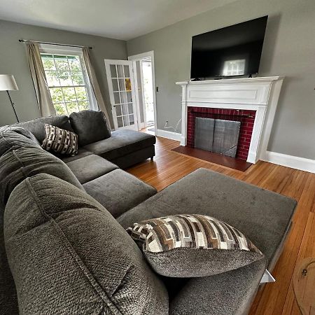 Cute Cape Cod Style Home Pittsfield Extérieur photo