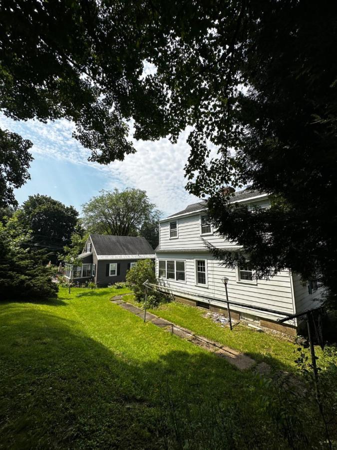Cute Cape Cod Style Home Pittsfield Extérieur photo